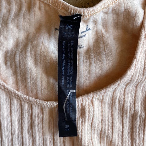 Urban Oitfitters top size M - Picture 3 of 5